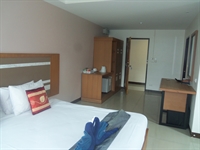 13 room hotel with - 1