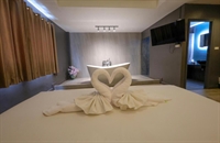 27-room hotel with sports - 3