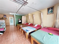 massage shop with 5 - 3