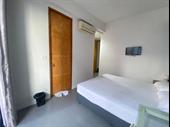 21 rooms with pool